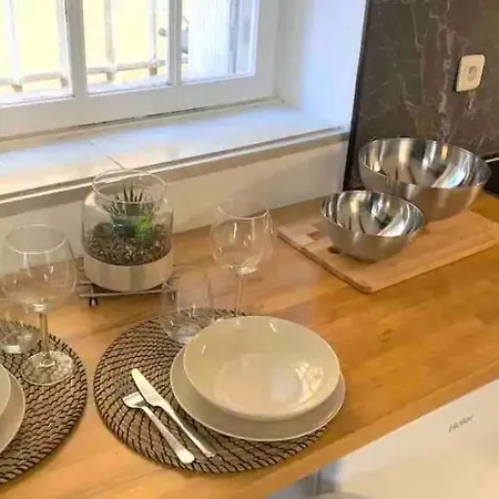 Daire Le Viala, Dans Le Centre Historique De