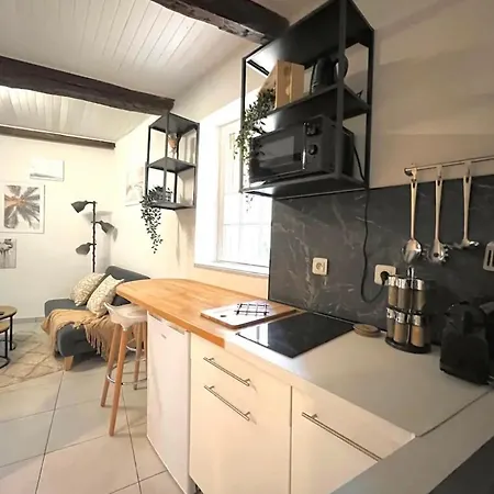 Le Viala, Dans Le Centre Historique De *