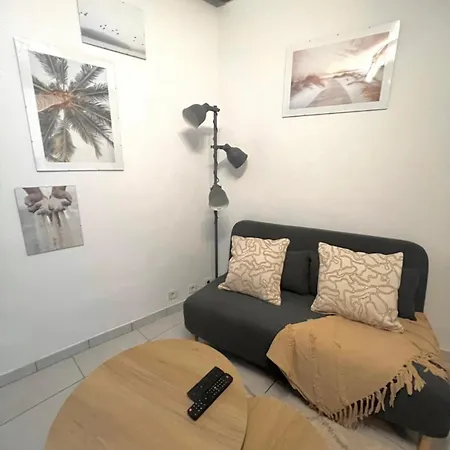 Le Viala, Dans Le Centre Historique De